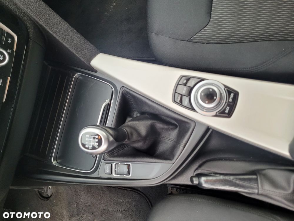 BMW Seria 3 320d Sport Line - 30