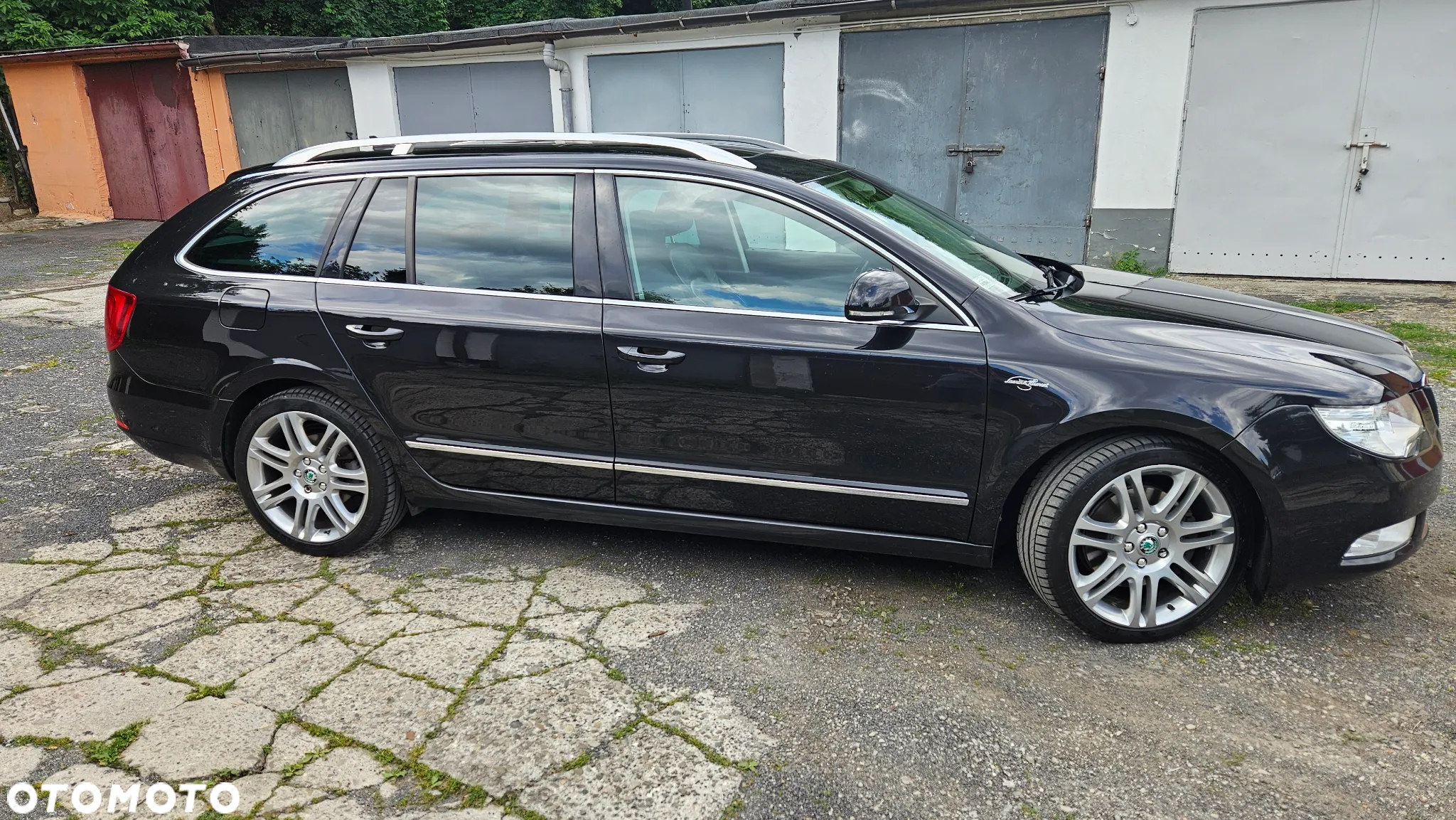 Skoda Superb 2.0 TDI L&K DSG - 2
