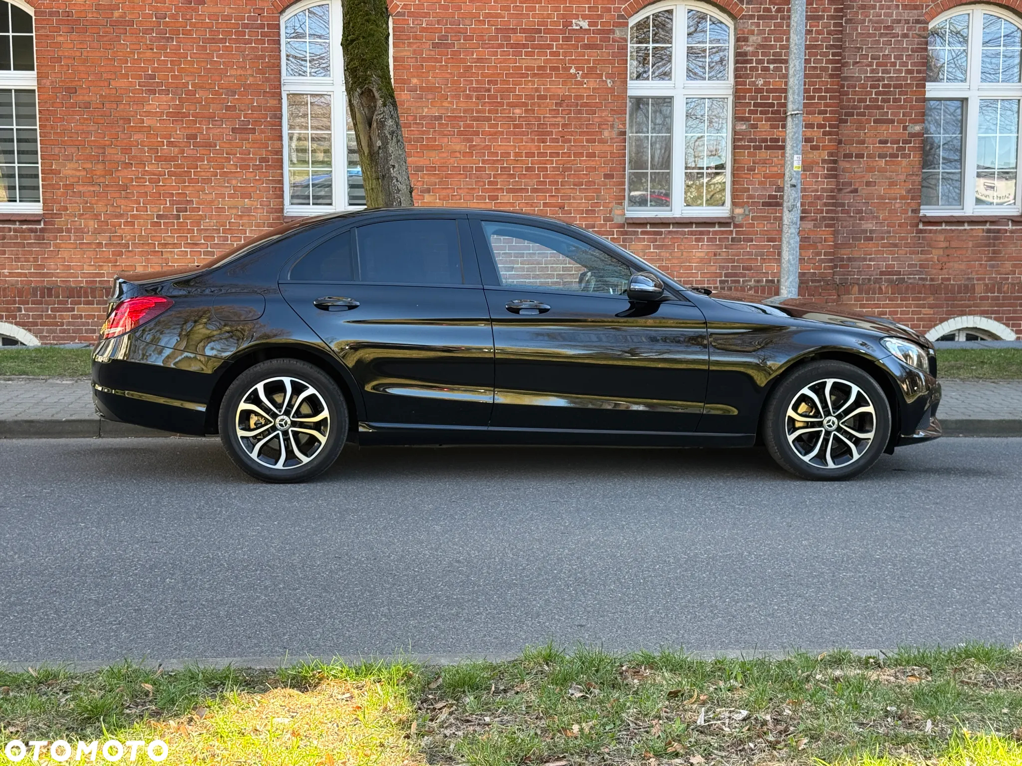 Mercedes-Benz Klasa C 180 (BlueTEC) d 7G-TRONIC AMG Line - 7
