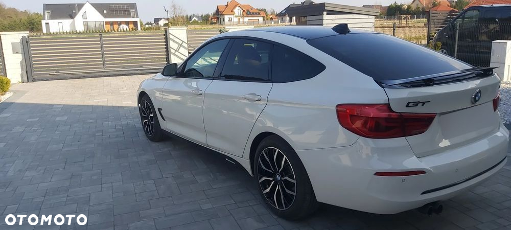 BMW 3GT 330i Luxury Line sport - 3