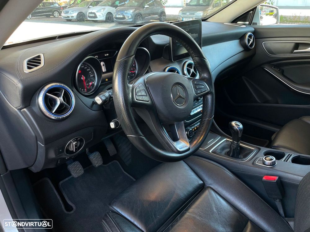 Mercedes-Benz CLA 180 d Shooting Brake - 7
