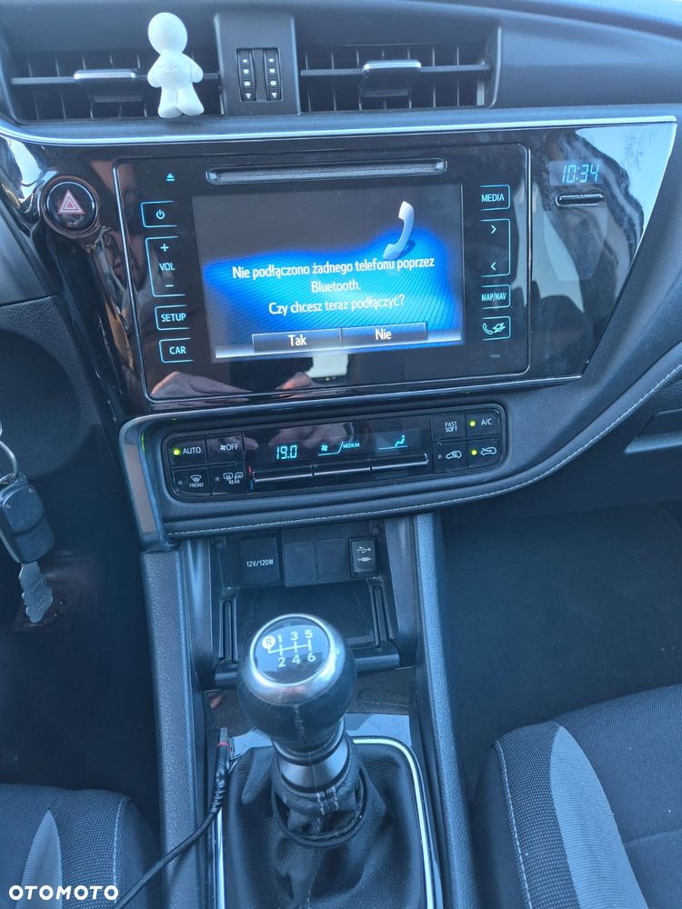 Toyota Auris 1.6 Premium Comfort - 12