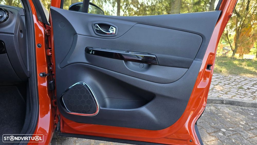 Renault Captur 1.5 dCi Initiale Paris EDC - 26