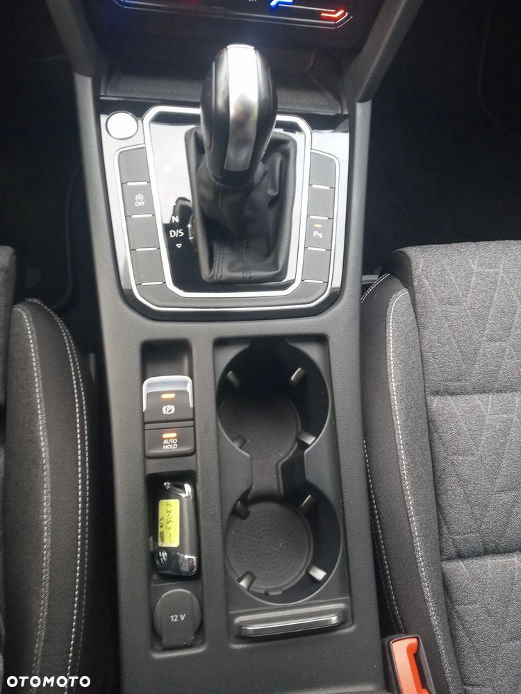 Volkswagen Passat 2.0 TSI Business DSG - 27