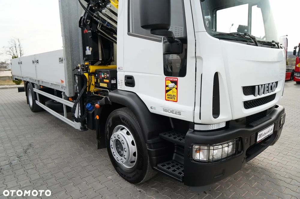Iveco 180E25 / 4X2 / SKRZYNIOWY 7,5m + HDS HYVA HB150X MAX UDŹWIG 5 200KG / STEROWNIE RADIOWE  / ROTATOR / AUTOMAT - 12