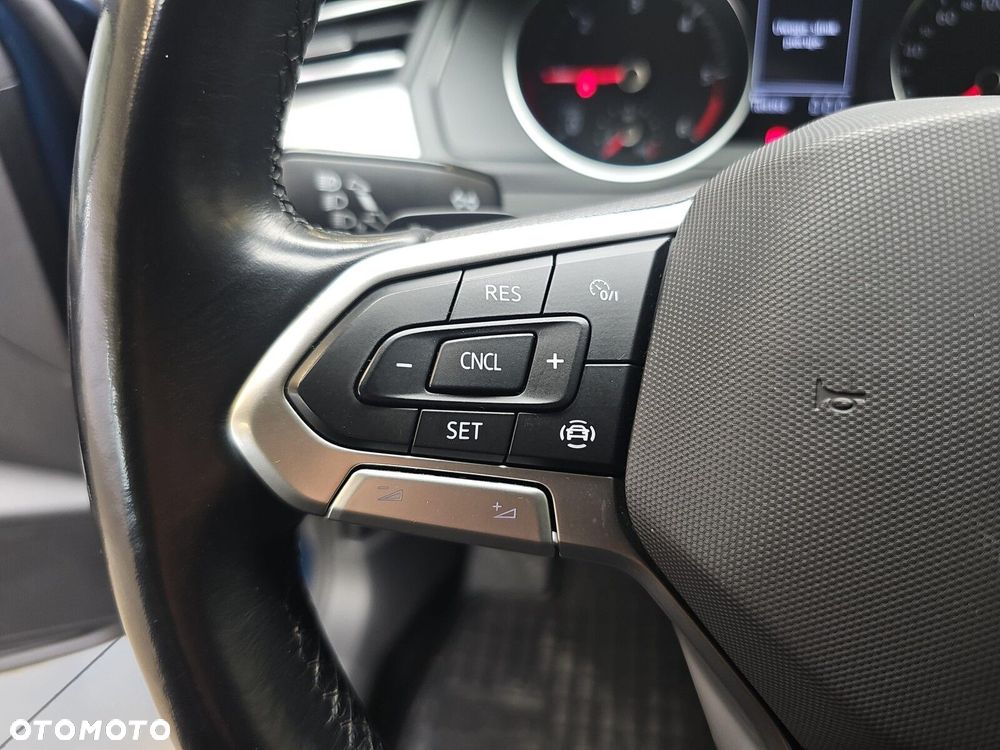 Volkswagen Passat Variant 2.0 TDI EVO Essence DSG - 14