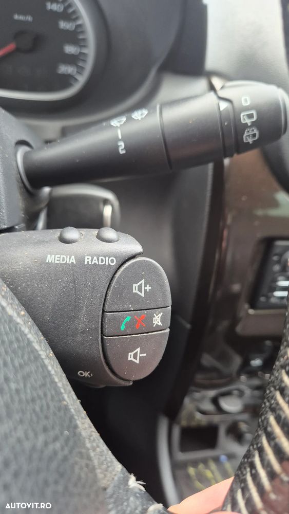 Dacia Duster 1.6 4x2 Laureate - 11