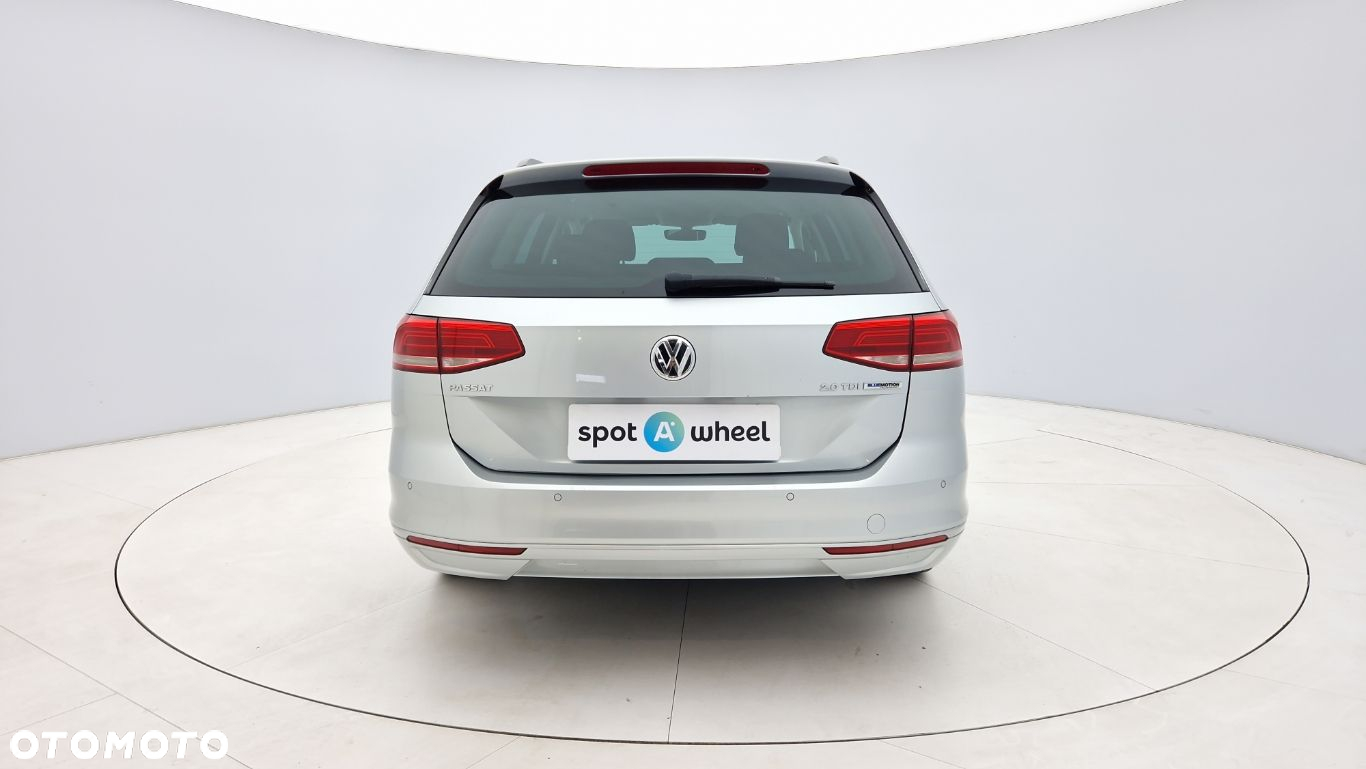 Volkswagen Passat 2.0 TDI BMT Comfortline - 8