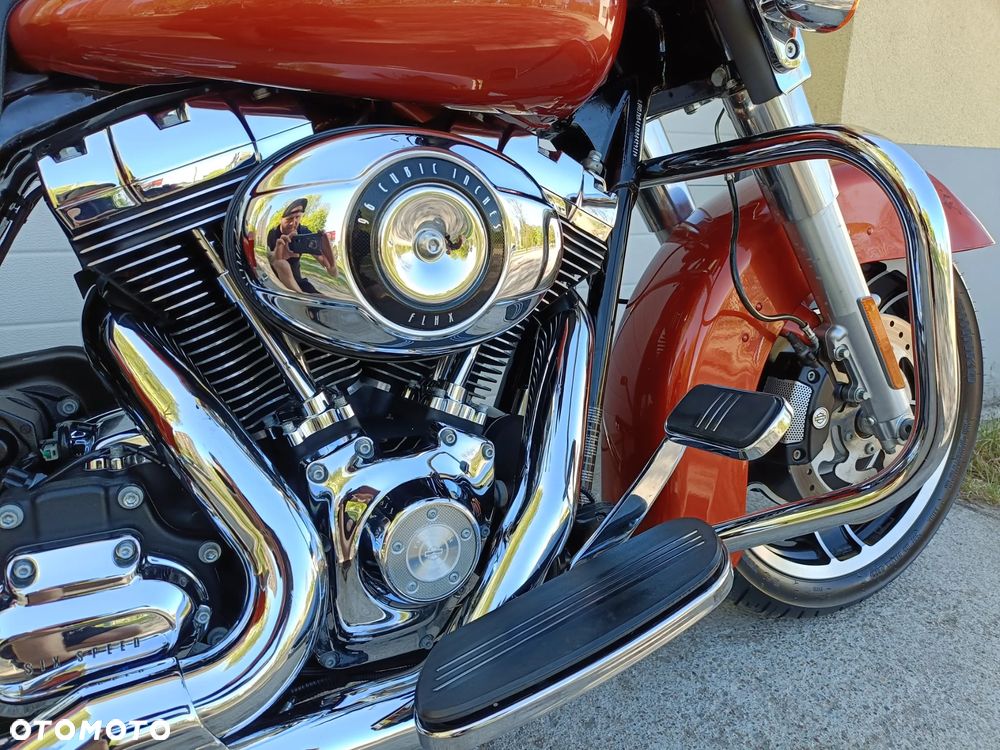 Harley-Davidson Touring Street Glide - 11