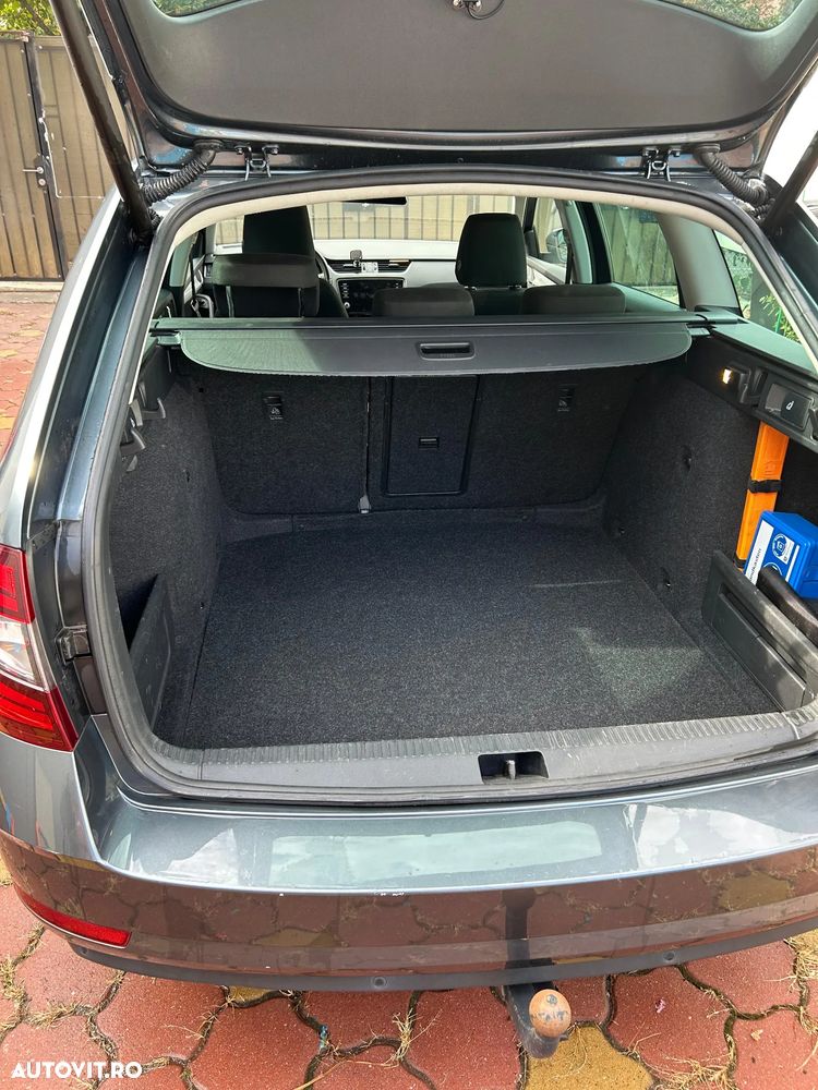 Skoda Octavia 1.6 TDI DSG Style - 8