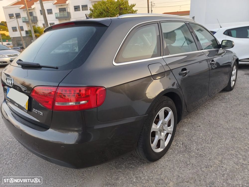 Audi A4 Avant 2.0 TDI Advance - 4