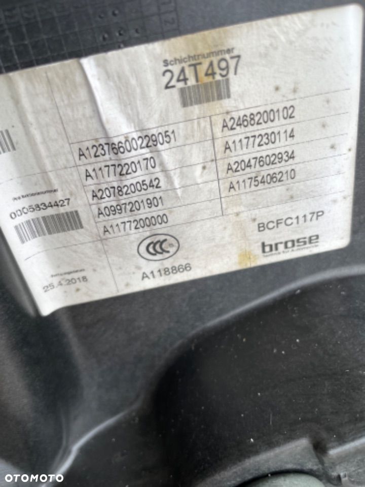 Mercedes CLA W117 zamek w drzwi lewe listwa klamka key less go podnośnik instalacja głośnik - 2