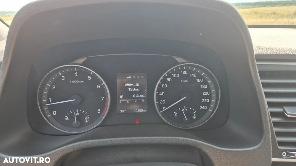Hyundai Elantra 1.6 MPi Exclusive - 8