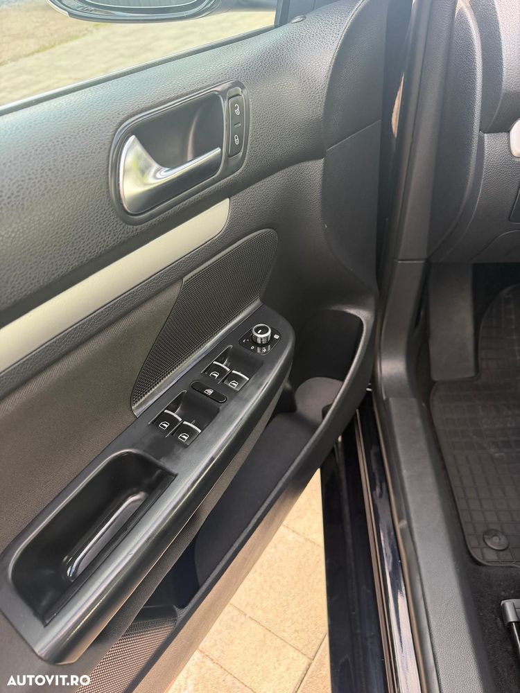 Volkswagen Golf 2.0 TDI DPF Style - 9