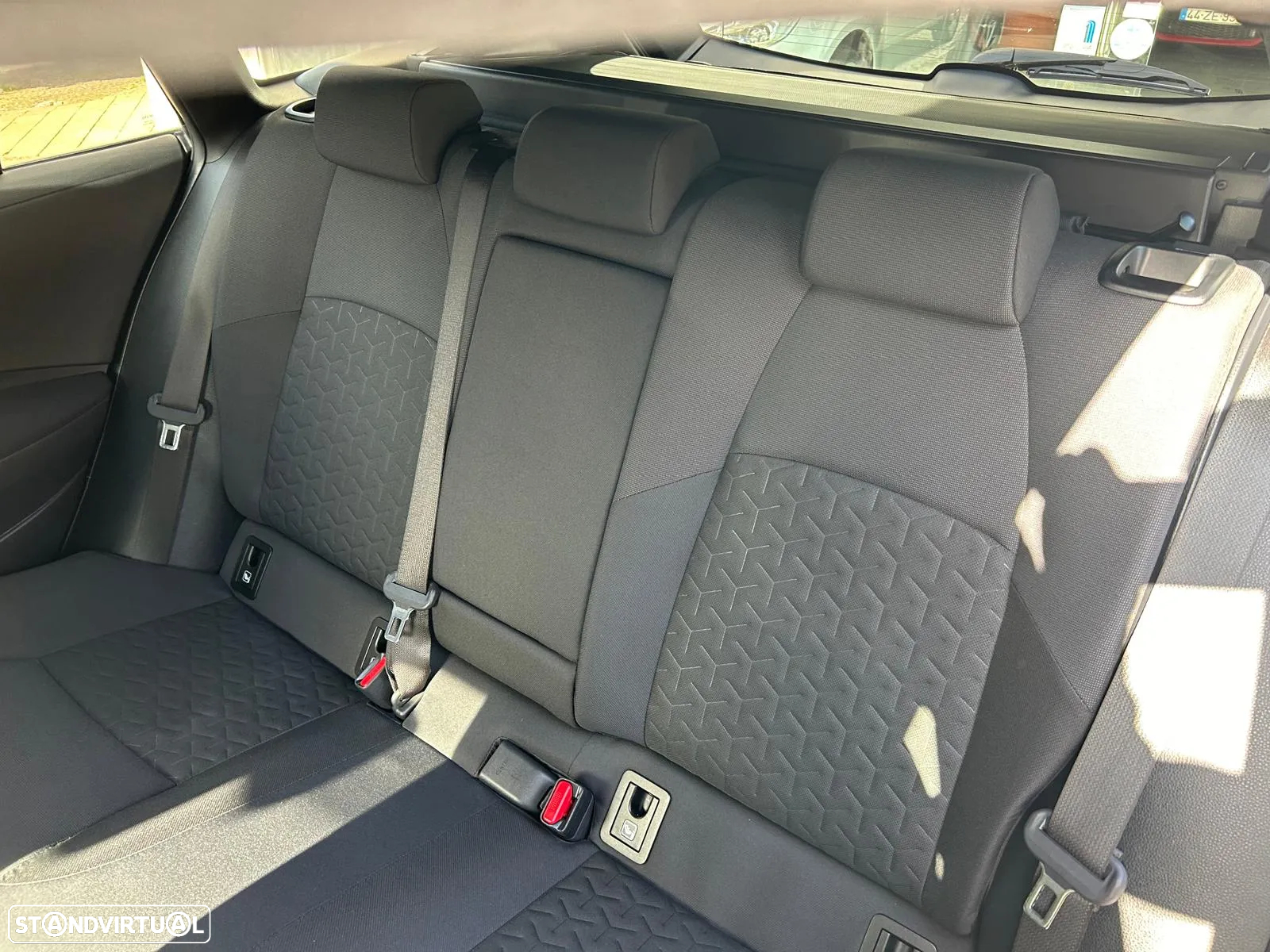Toyota Corolla Touring Sports 1.8 Hybrid Comfort+P.Sport - 26