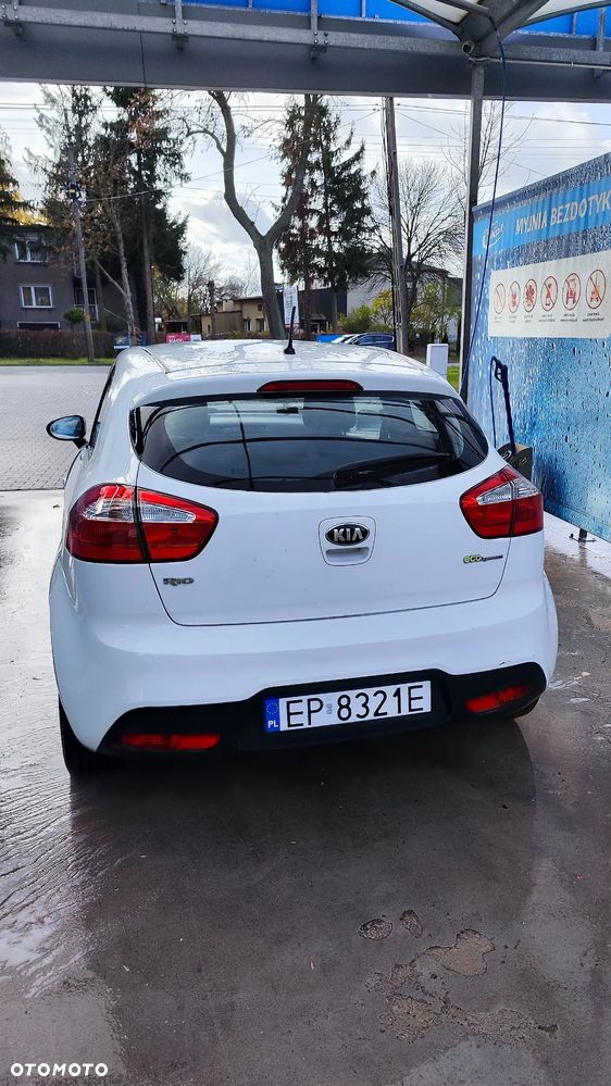 Kia Rio - 2