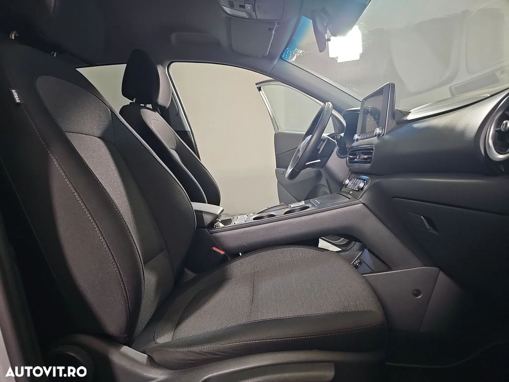 Hyundai KONA - 12