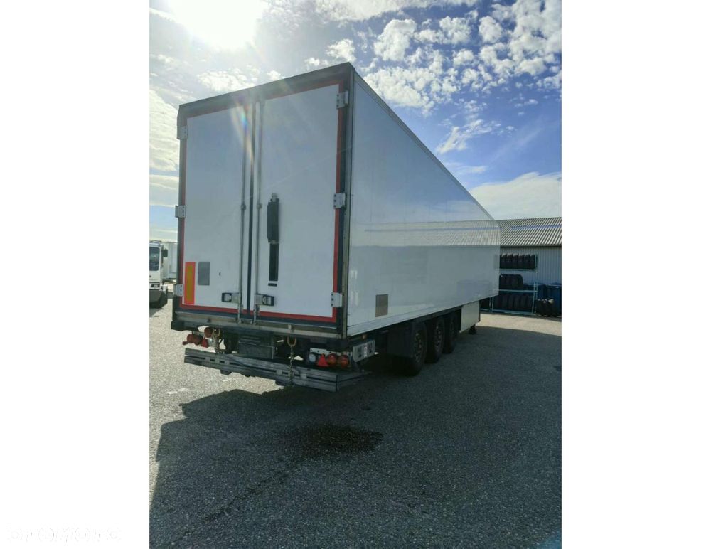 Schmitz Cargobull SKO FP 45 ThermoKing SLXi Spectrum Multitemp with Taillift - 6