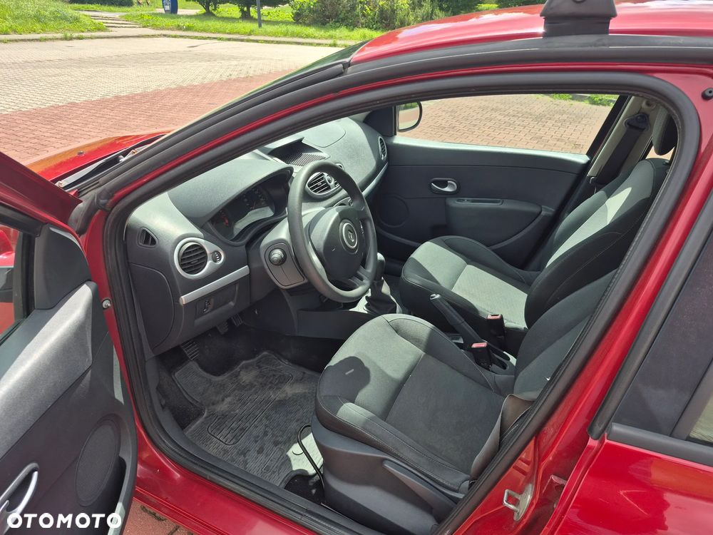 Renault Clio 1.2 16V Authentique - 4