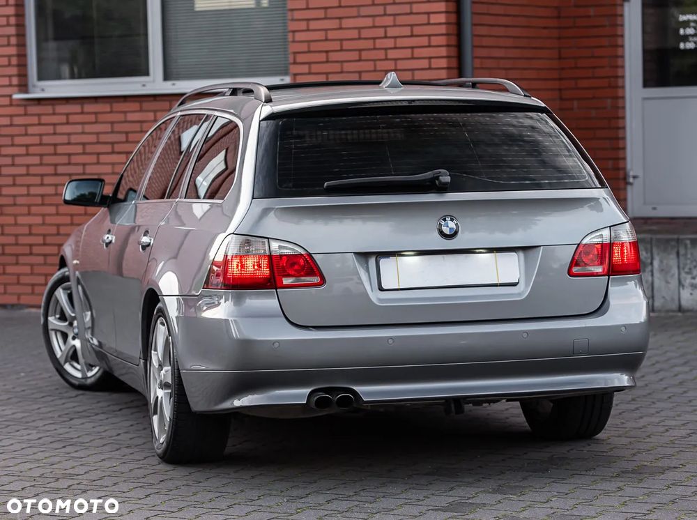 BMW Seria 5 523i Touring - 8