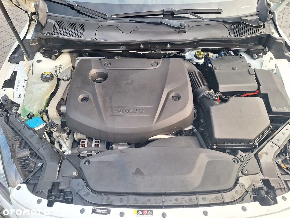 Volvo V40 D2 Momentum - 25