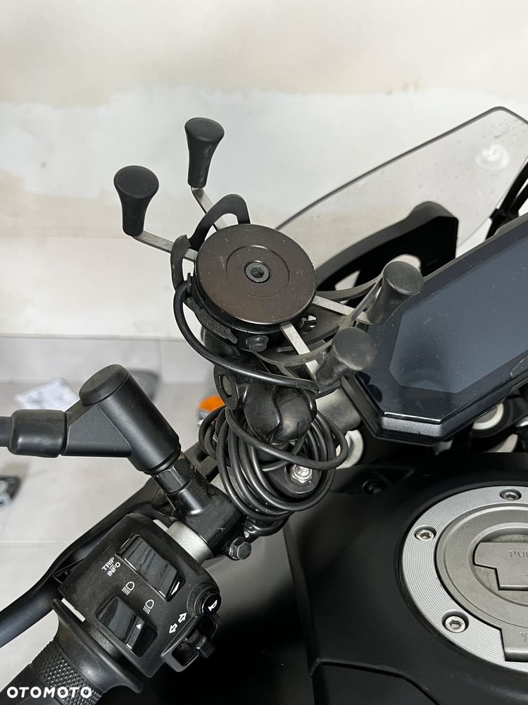 Yamaha MT - 7