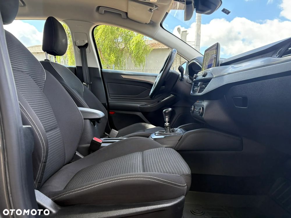 Ford Focus 1.0 EcoBoost mHEV ST-Line X - 27