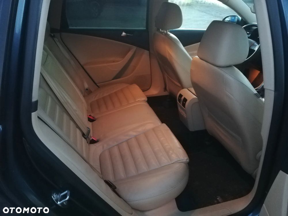Volkswagen Passat 2.0 TDI Highline - 8