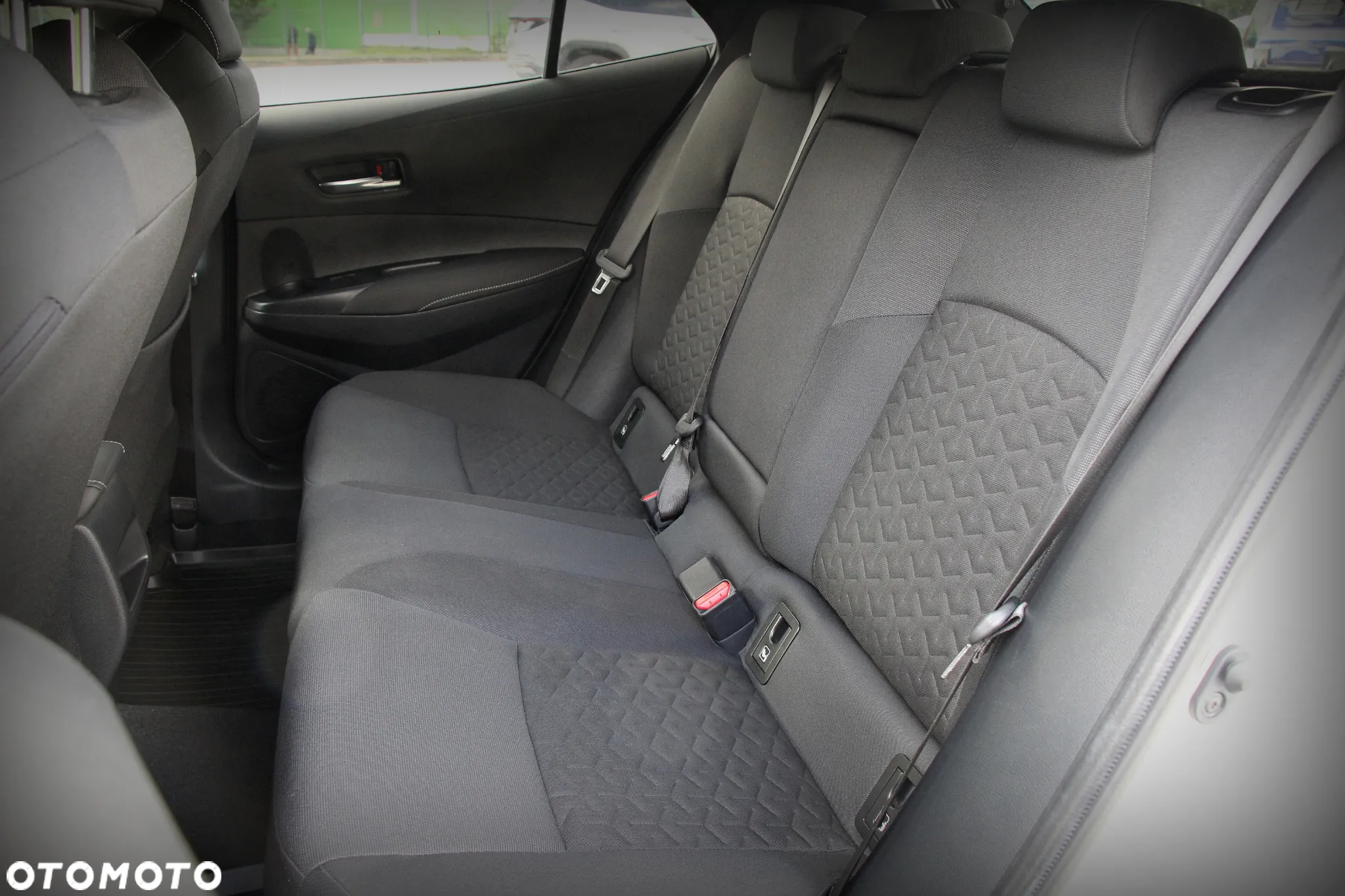 Toyota Corolla 2.0 Hybrid Comfort - 14