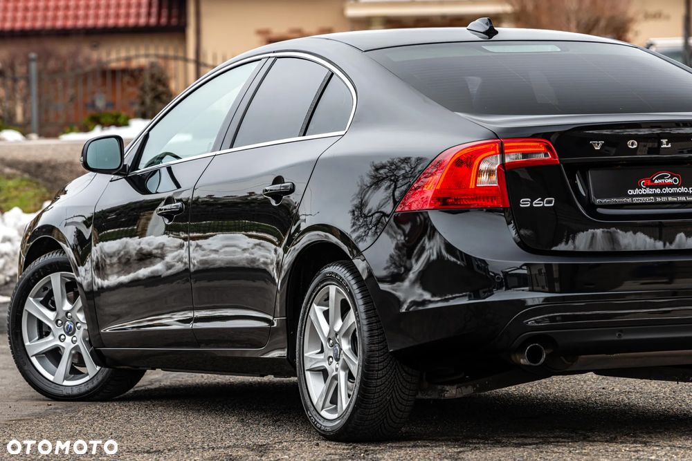 Volvo S60 D2 Momentum - 16
