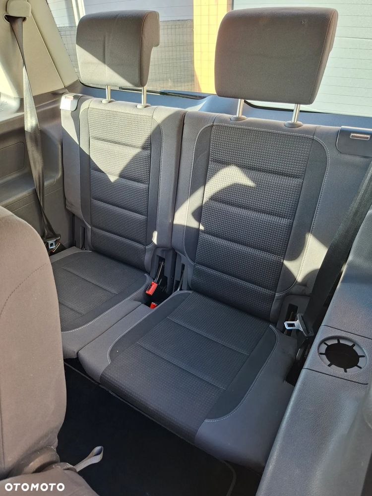 Volkswagen Touran - 16