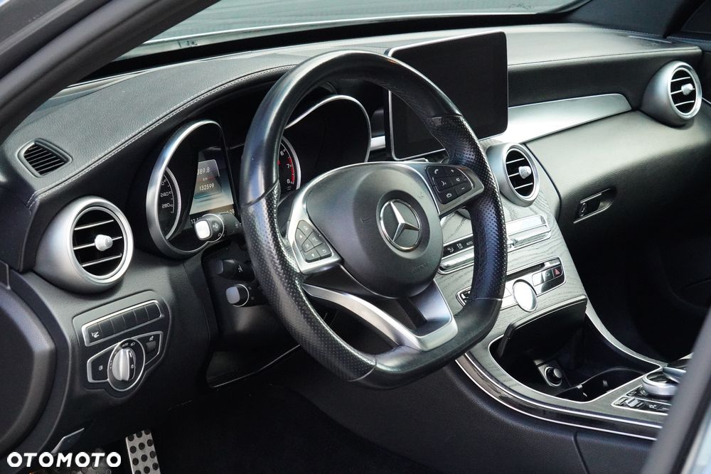 Mercedes-Benz Klasa C AMG 43 4Matic 9G-TRONIC - 19