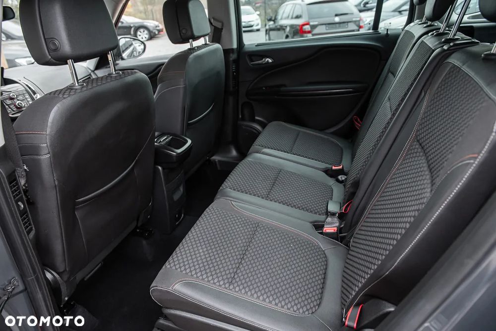 Opel Zafira 1.6 T SIDI Enjoy S&S - 29