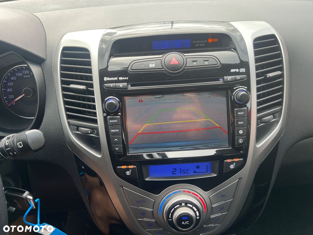 Hyundai ix20 1.4 Premium blue - 32