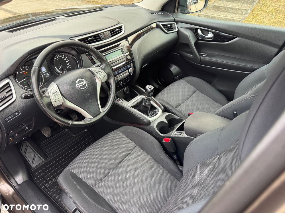 Nissan Qashqai 1.2 DIG-T N-Vision - 23