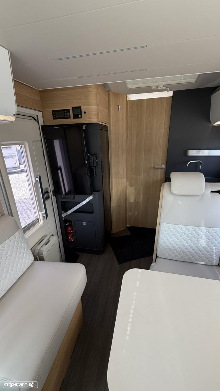 Adria Matrix 670 SC cama central e basculante - 56