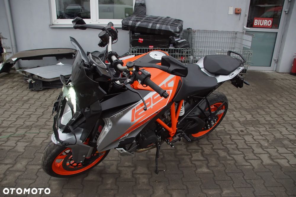 Motocykl na części KTM 1290 SUPER DUKE GT 2019 silnik dekiel osłona zbiornik licznik lagi laga lampa amortyzator felga rama dokumenty siedzenie przełącznik wydech akrapovic błotnik - 16