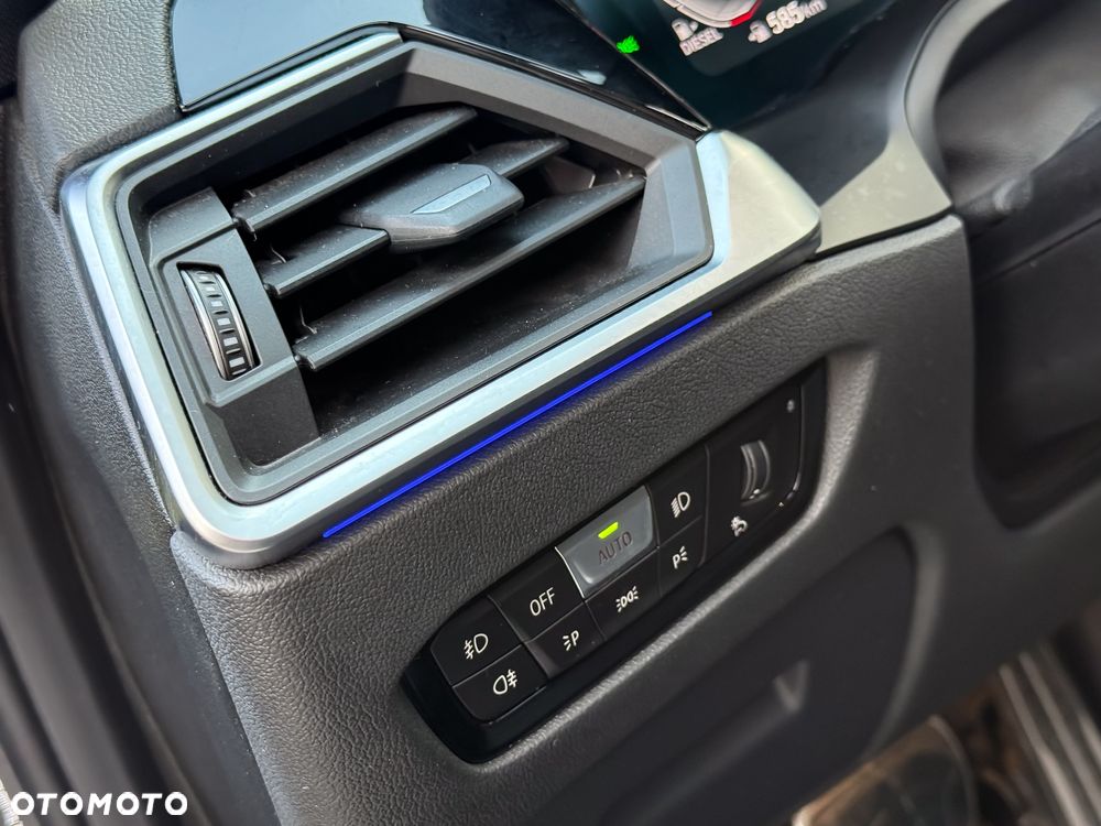 BMW Seria 3 320d xDrive M Sport - 29