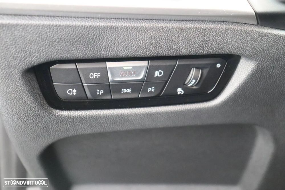 BMW 330 e Touring Aut. M Sport - 12