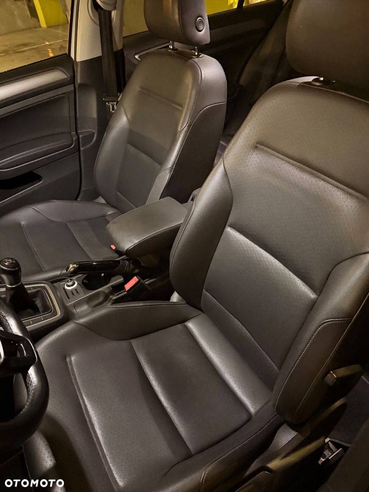 Volkswagen Golf - 18