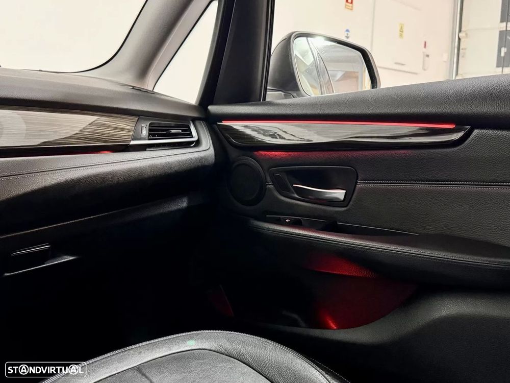 BMW 218 Active Tourer d Line Luxury - 31