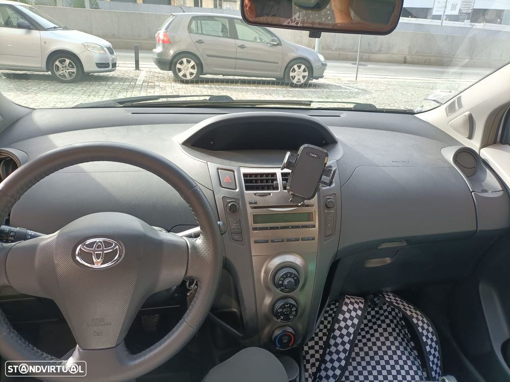 Toyota Yaris 1.4 D-4D - 3