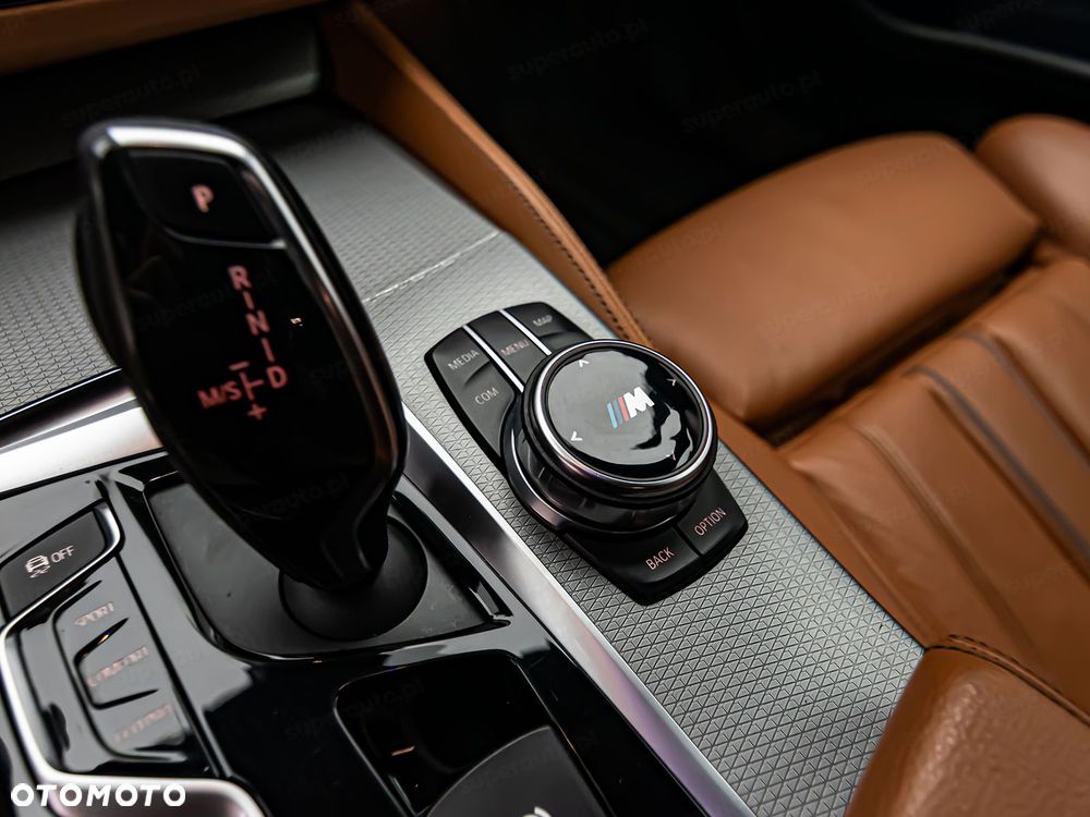 BMW Seria 5 520d xDrive - 25
