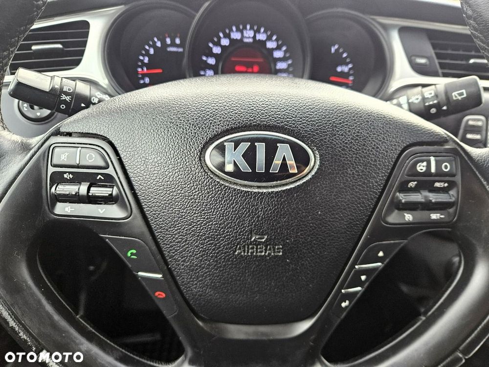 Kia Ceed 1.6 CRDi 128 Dream-Team Edition - 27