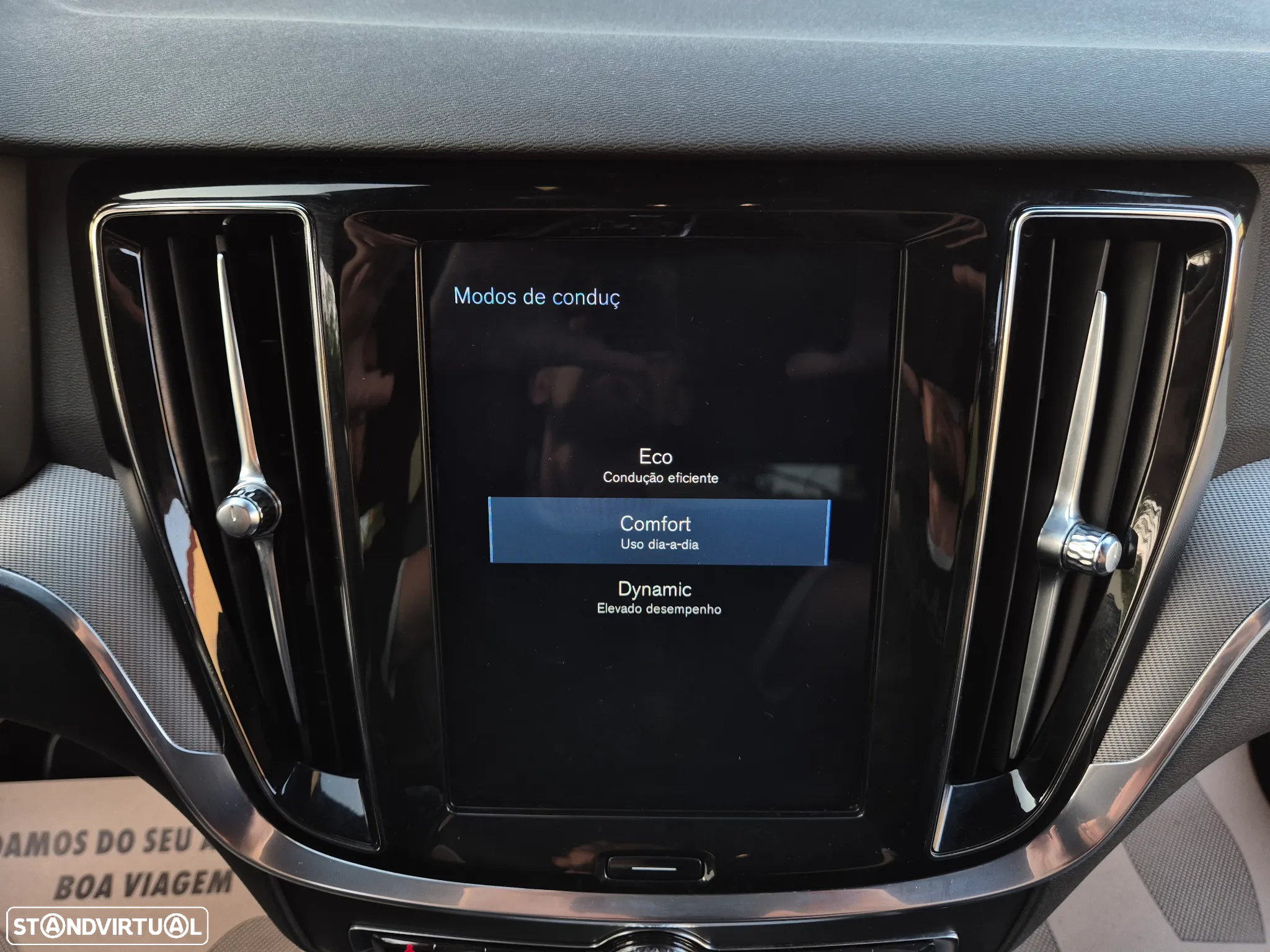 Volvo V60 2.0 D4 R-Design Geartronic - 37