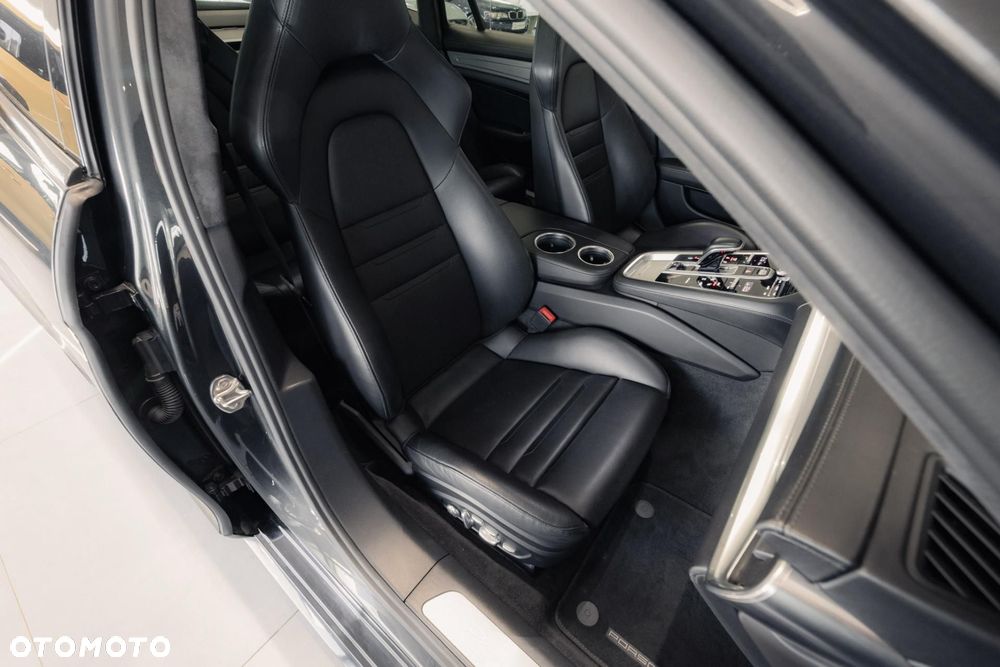 Porsche Panamera Turbo - 16
