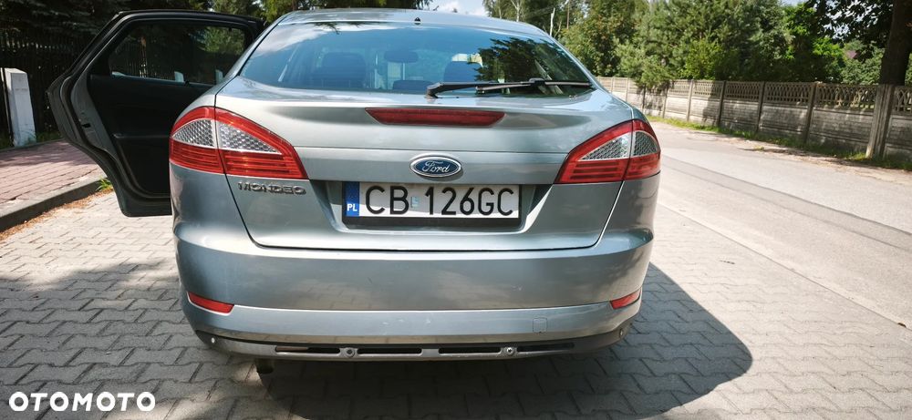 Ford Mondeo 2.0 Ghia - 7
