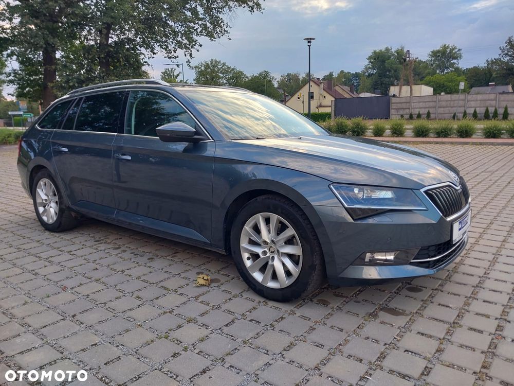 Skoda Superb 2.0 TDI DSG Ambition - 6