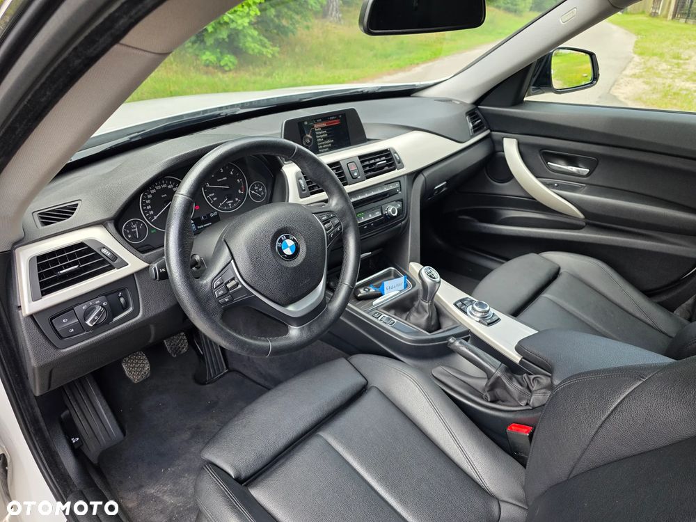 BMW Seria 3 318d DPF - 15