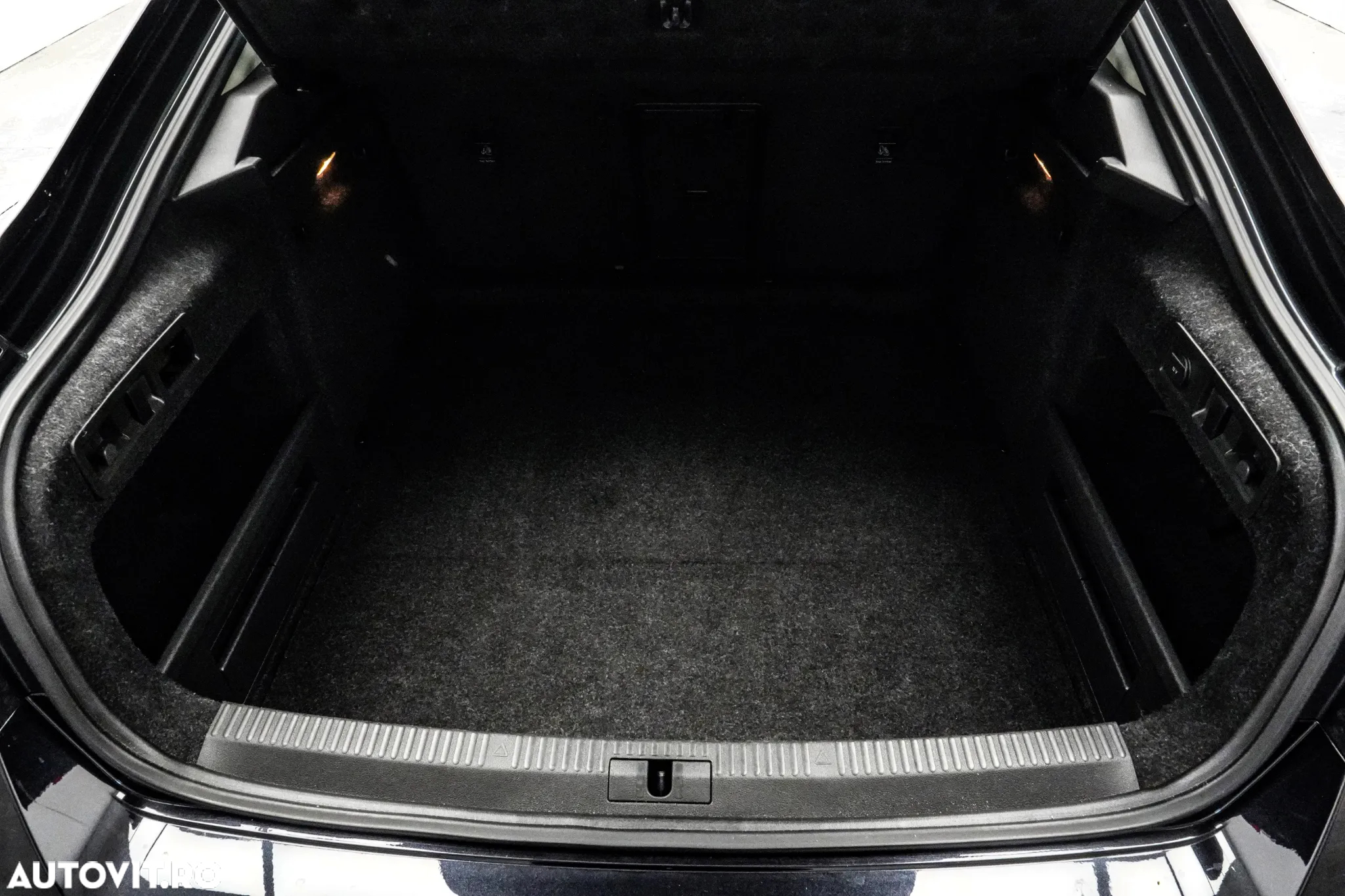 Skoda Superb 1.6 TDI DSG Ambition - 23